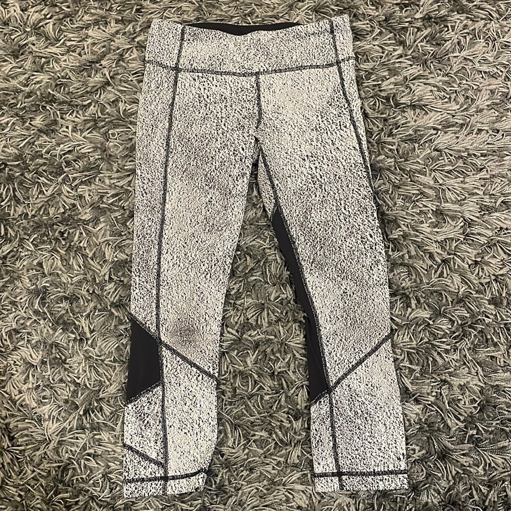 Lululemon leggings. Size 6